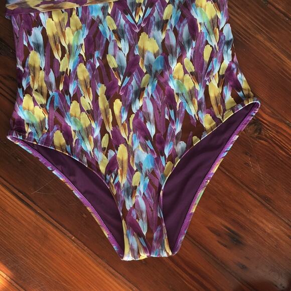 Toque d’ Sol halter feather print traingle top one piece sz M - Picture 4 of 8